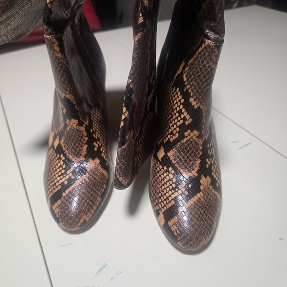 Steve Madden Tan Snake Print Heeled Boots - Picture 2 of 7